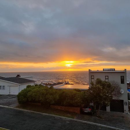The Bay Lodge Gansbaai Extérieur photo