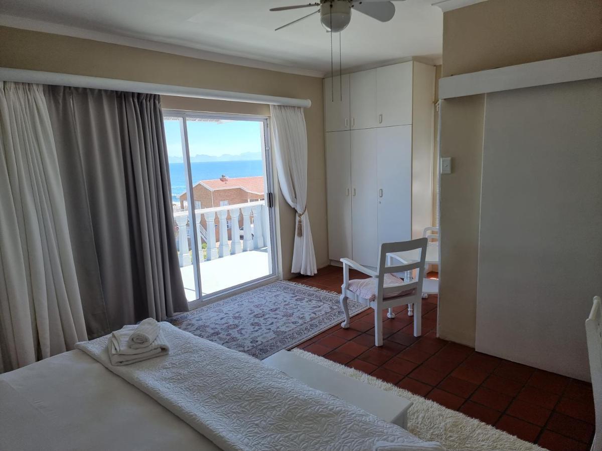 The Bay Lodge Gansbaai Extérieur photo