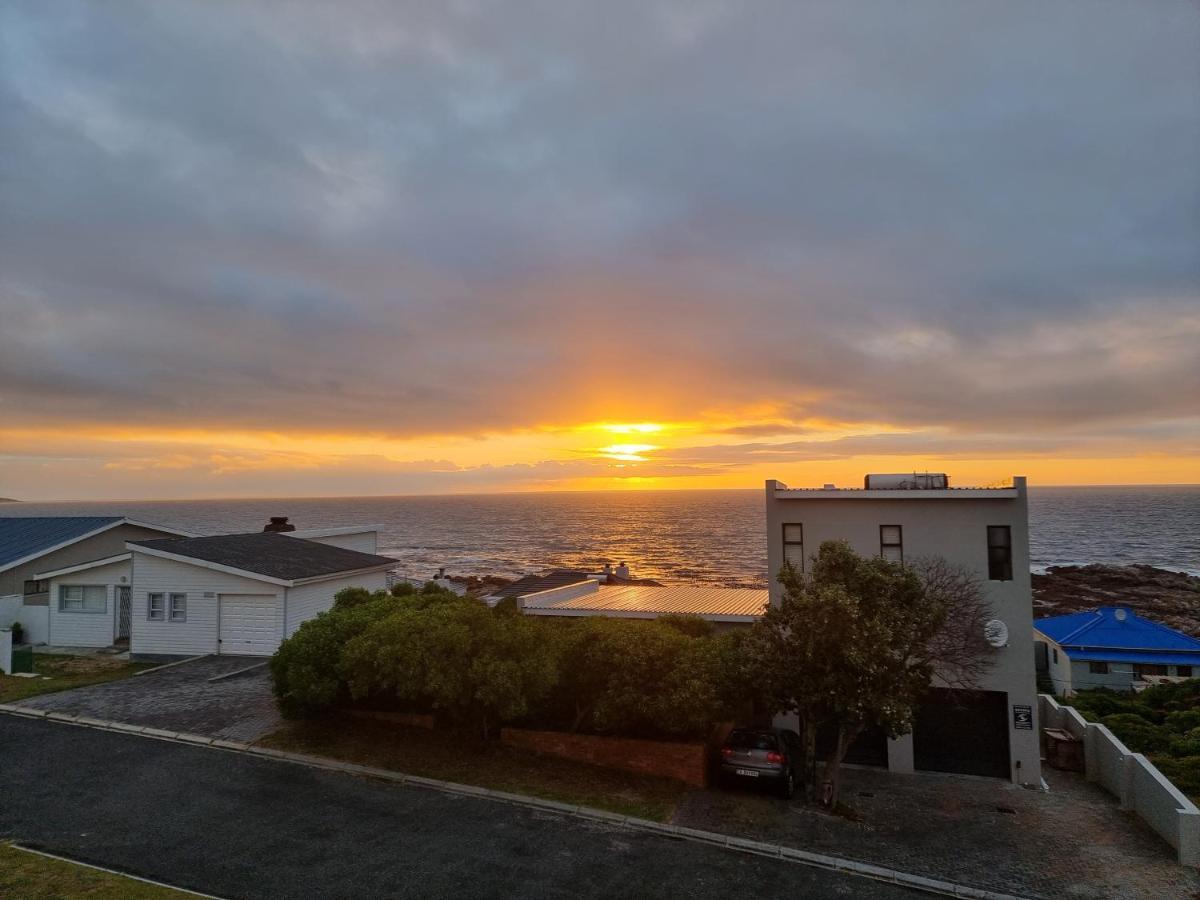 The Bay Lodge Gansbaai Extérieur photo