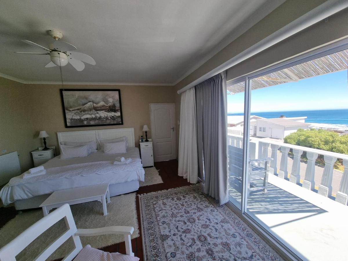 The Bay Lodge Gansbaai Extérieur photo