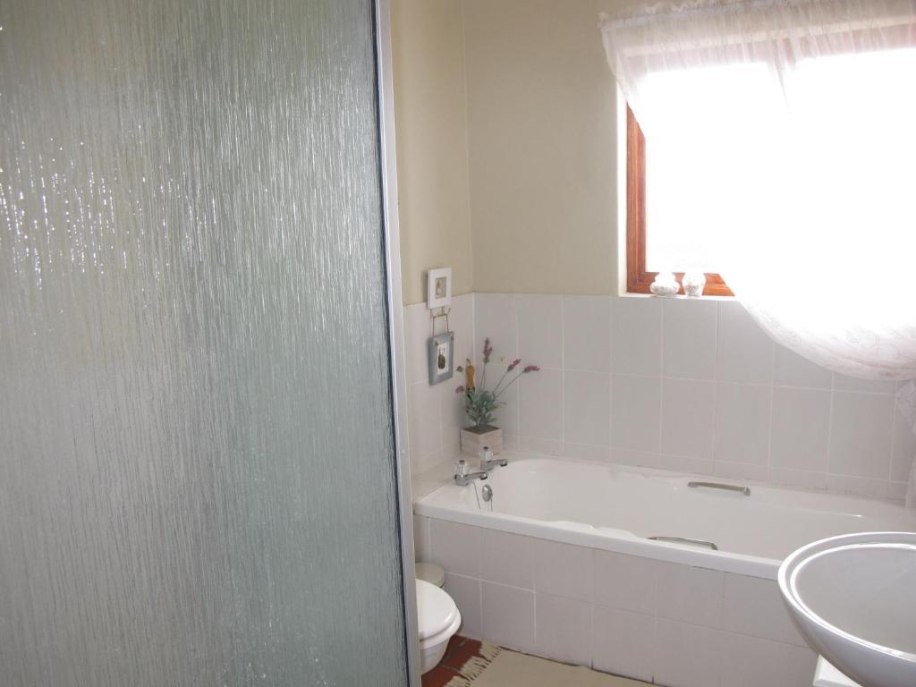 The Bay Lodge Gansbaai Chambre photo